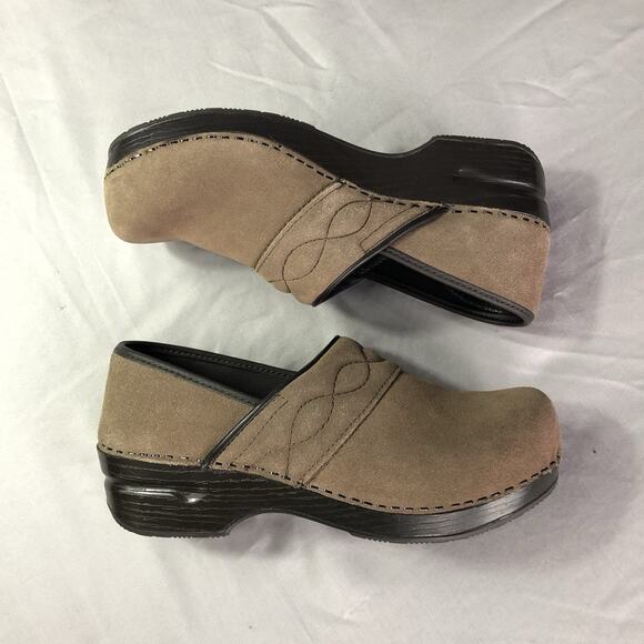 Lands End Women's Slip On Shoes Size 8 Comfort Loafers Mocs Tan Suede Leather - Picture 2 of 10